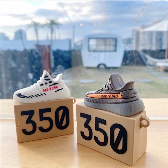 Airpods branded covers for all gen - Picture 4 of 6